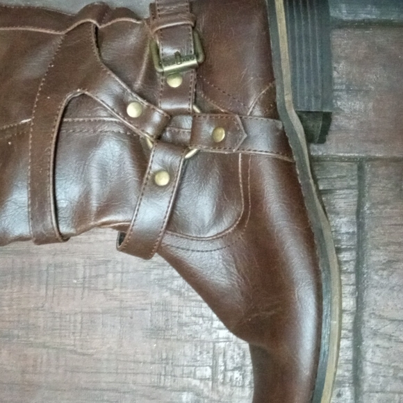 Boots - Picture 3 of 3